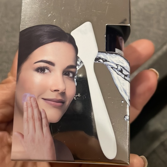 Global Beauty Care Hyaluronic Acid Skin Cream and Gel Mask set - Picture 5 of 11